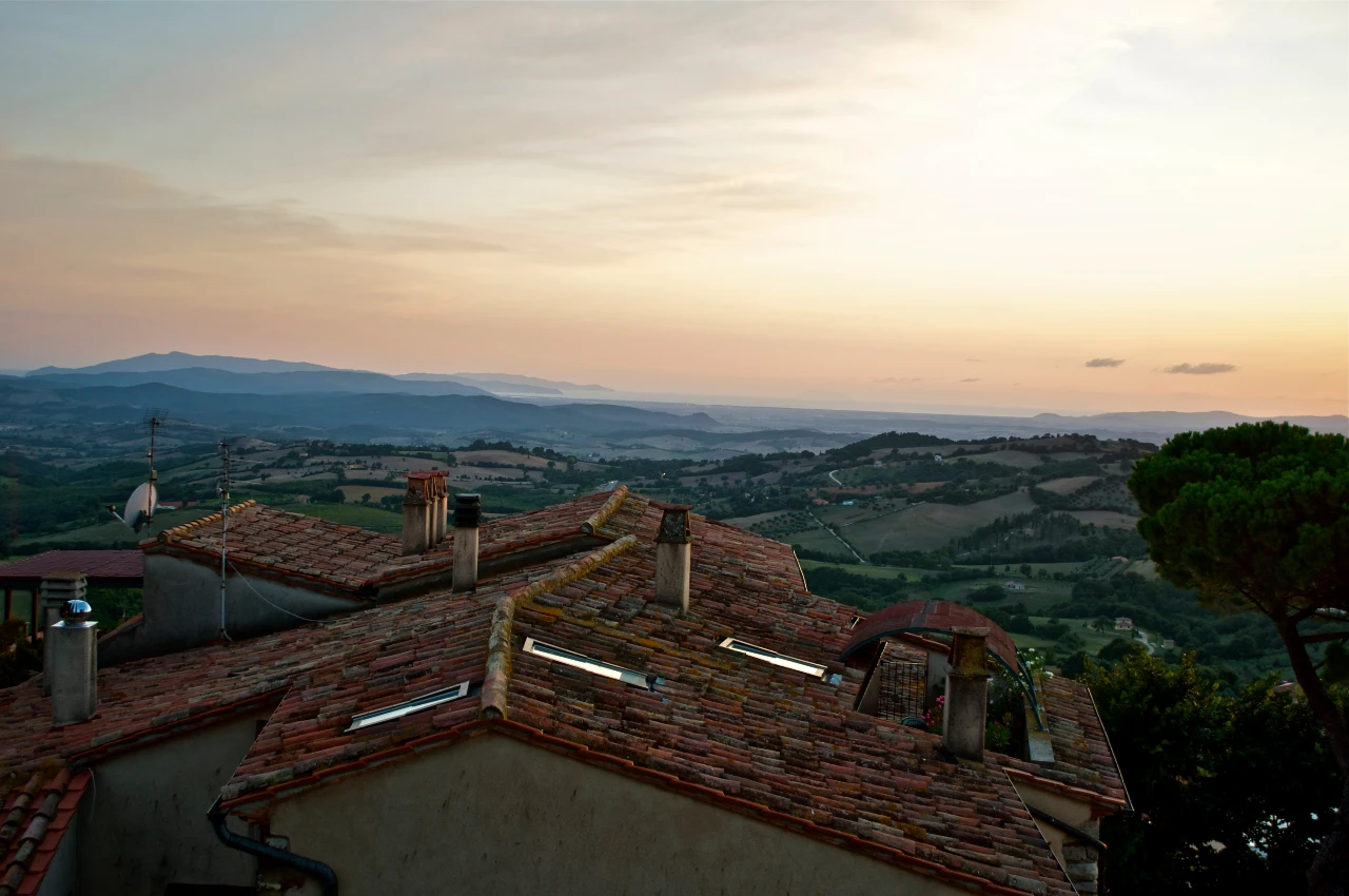 Vista da Manciano sulle colline maremmane 